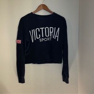 Victoria sport crop sweater
